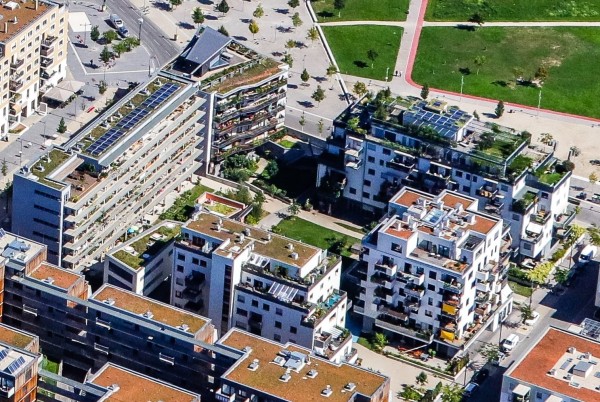 Luftaufnahme von mehreren Wohnhäusern